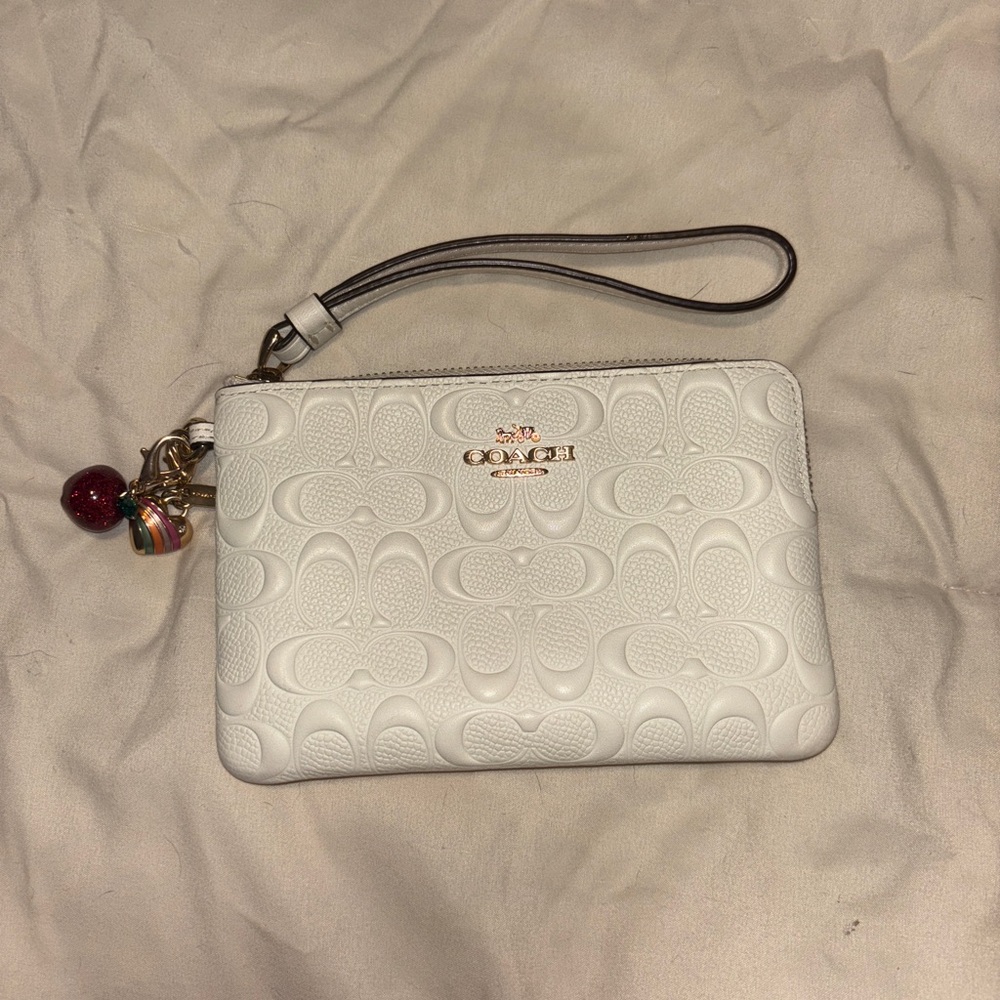 Coach wristlet wallet
